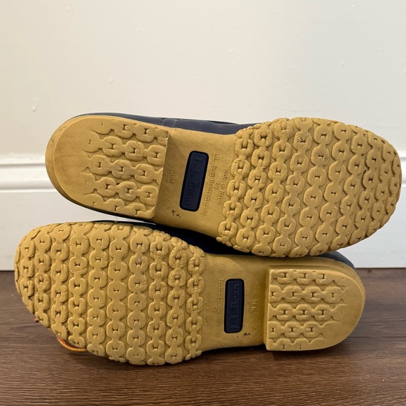 L.L. Bean Navy and Tan Duck Boots / Bean Boots; Woman’s 8 M - Picture 6 of 9